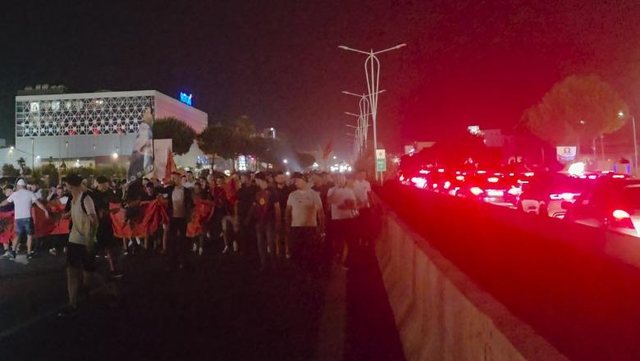 Synimi i protestës është paralizimi