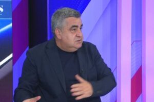 u kthye në