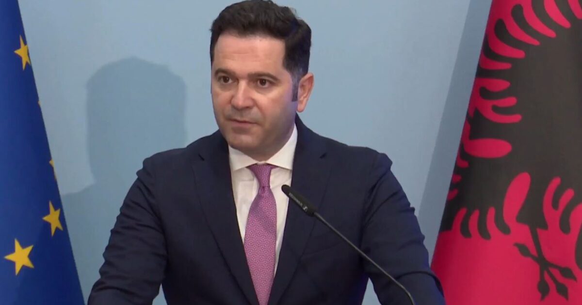 Malaj në konferencë