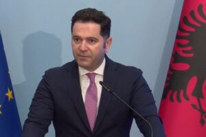 Malaj në konferencë