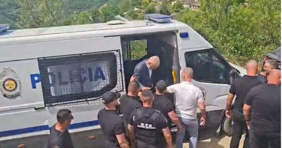 në varrimin e babait