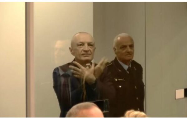 Meta e Beqaj pas kafazit të