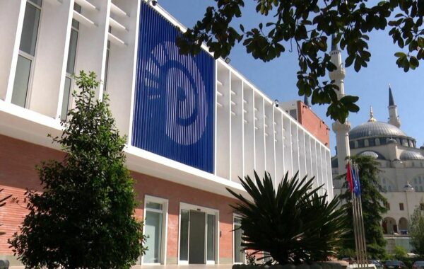 interpelancë urgjente me ministren