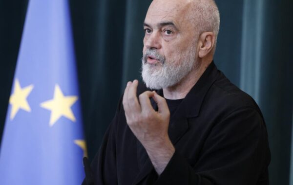 Mes protestave në Tiranë, Rama kërkon