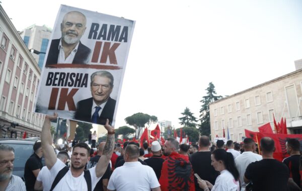 Raporti ‘konfidencial’: Protestat të shkaktuara nga