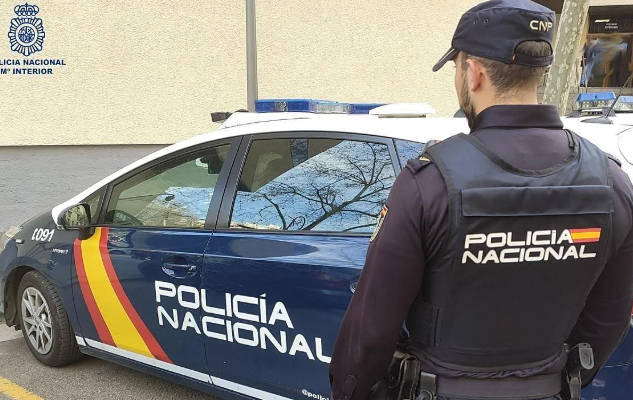 Arrestohet çift britanik në Spanjë  shkuan në festë dhe lanë fëmijët në hotel  Foshnja rezultoi pozitiv për kokainë