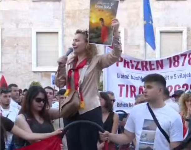 Halla e Erjon Bobës  Vdiq se u fikën dritat gjatë operacionit  Dhimbja jonë do shërohet kur të shërohet Shqipëria