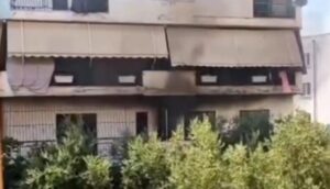 Përfshihet nga flakët një banesë në Vlorë  zjarrfikësit në vendngjarje  Detajet e para  VIDEO 