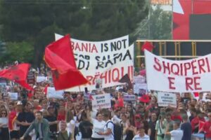 Mbahet protesta e 12 për Zvërnecin,