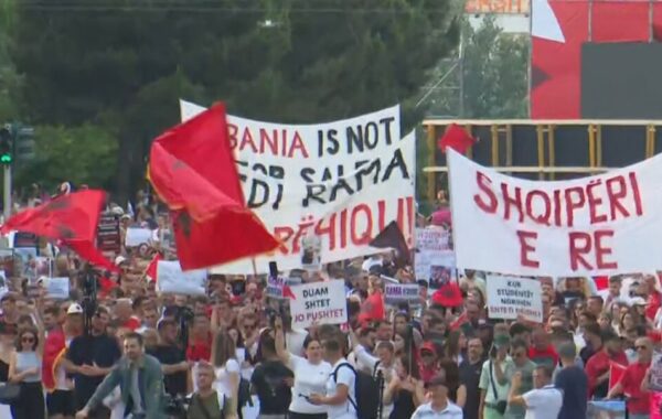Mbahet protesta e 12 për Zvërnecin,