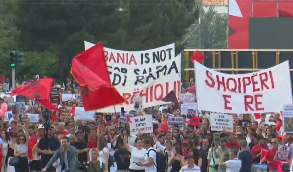 Mbahet protesta e 12 për Zvërnecin,