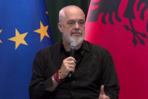 Shqipërisë i duhet turizëm