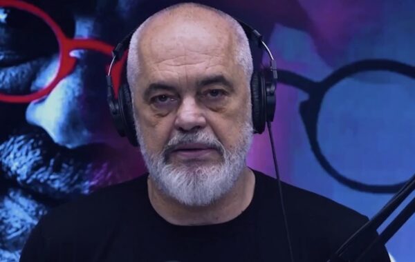 në Podcastin