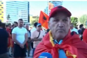 Zvërneci/ Mbahet protesta e 13, marshim