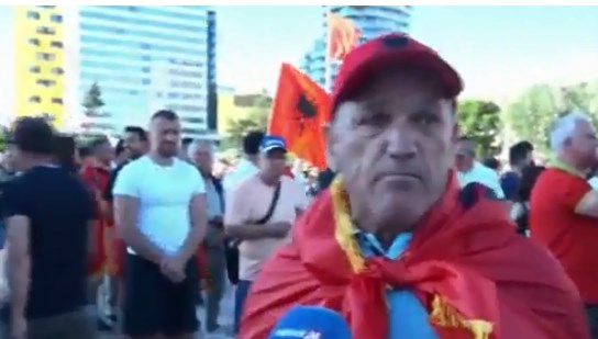 Zvërneci/ Mbahet protesta e 13, marshim