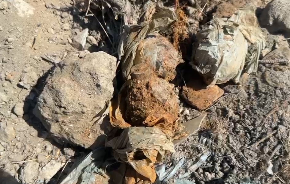 Vlorë  qytetarët gjejnë granata dhe armë të ndryshkura anash rrugës së Plazhit të Vjetër