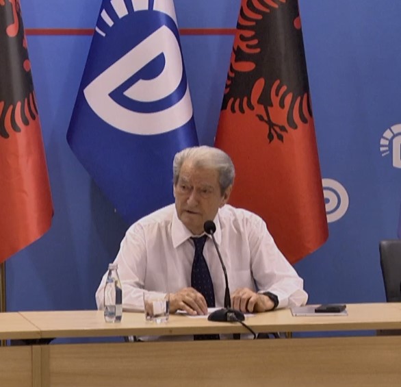 Berisha  Askush nuk mund të riorganizojë PD përveç nesh