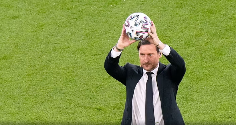 Totti  thumbon  Yildız  Numrat 10 të vërtetë janë të tjerë  atij i mungon pak fantazia