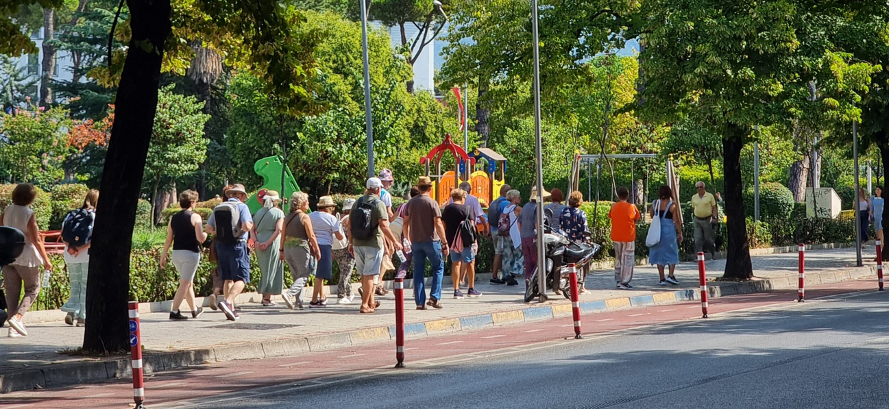 Turizmi  strukturat akomoduese shënojnë rritje 19 7  në prill  kryesojnë italianët