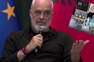 Dy fotografi dhe dy fytyrat