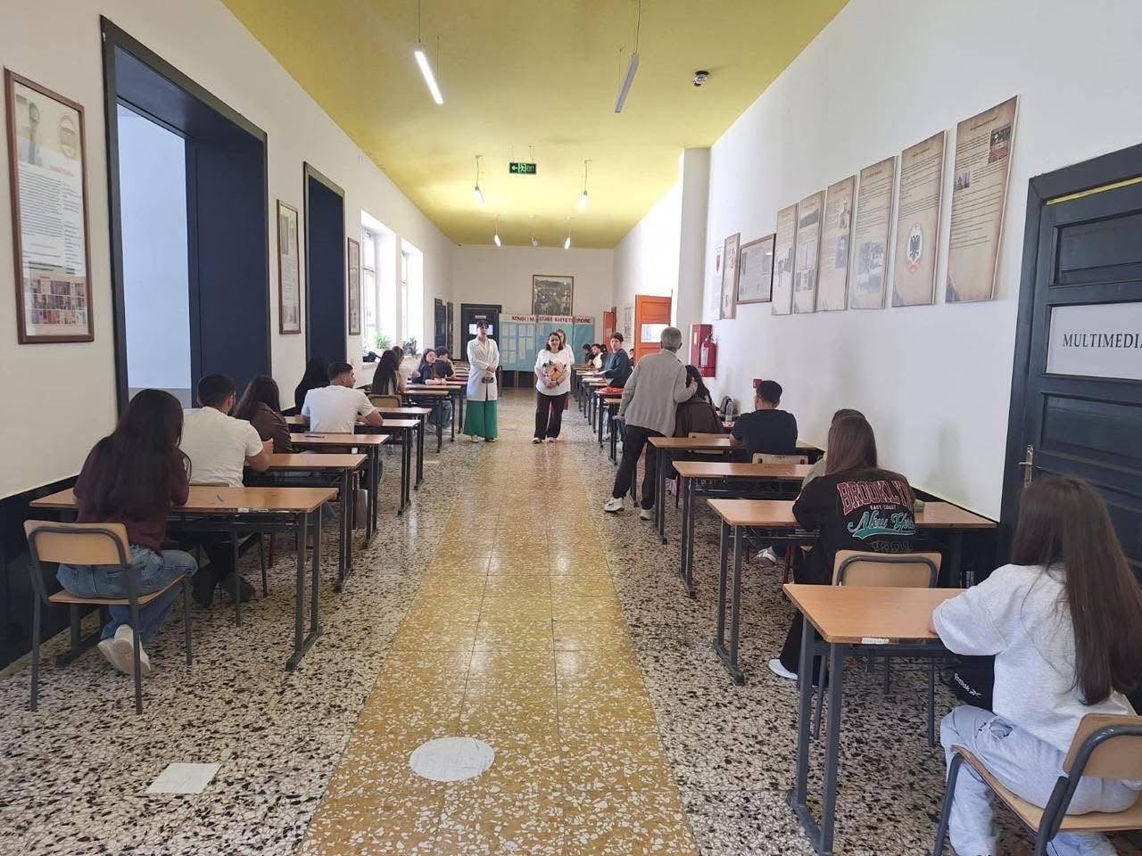 Gjirokastër  594 maturantë i nënshtrohen provimit të gjuhës së huaj