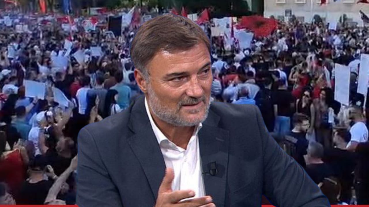Alibeaj vjen nga protesta drejt e në studio  Protestuesit shkundën letargjinë politike të 35 viteve