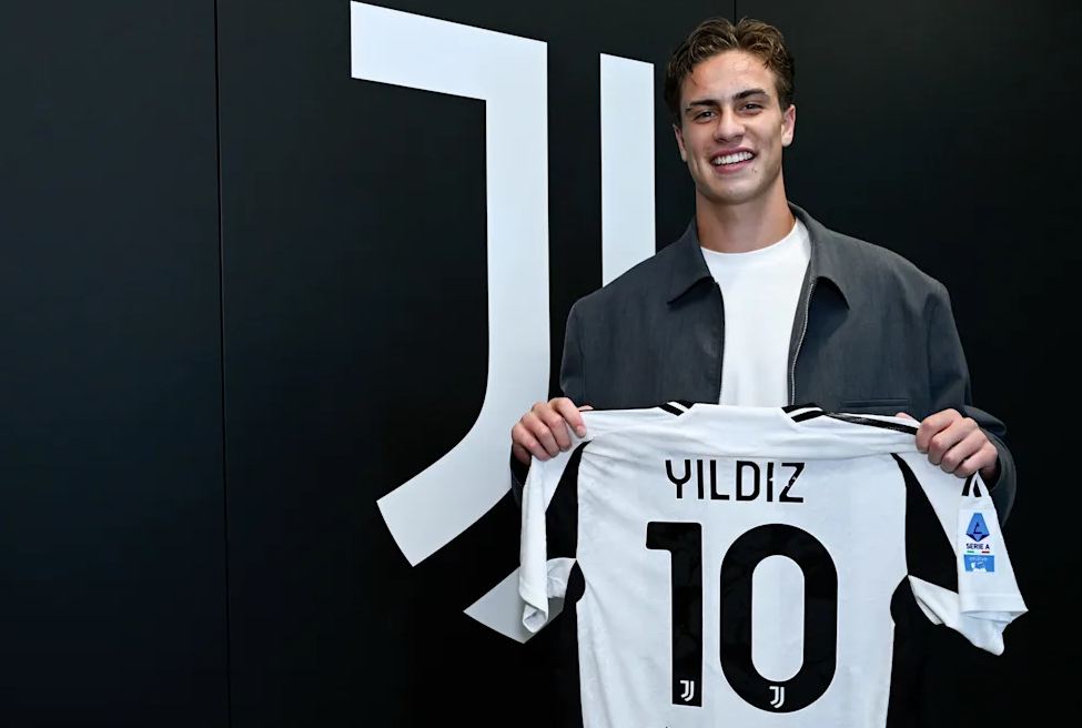 Yildiz mesazh dashurie për Juve  Ndjeva besim që nga dita e parë  dua ta shkruaj historinë time këtu