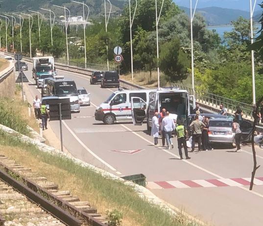 Aksident me dy të plagosur në aksin rrugor Pogradec Lin