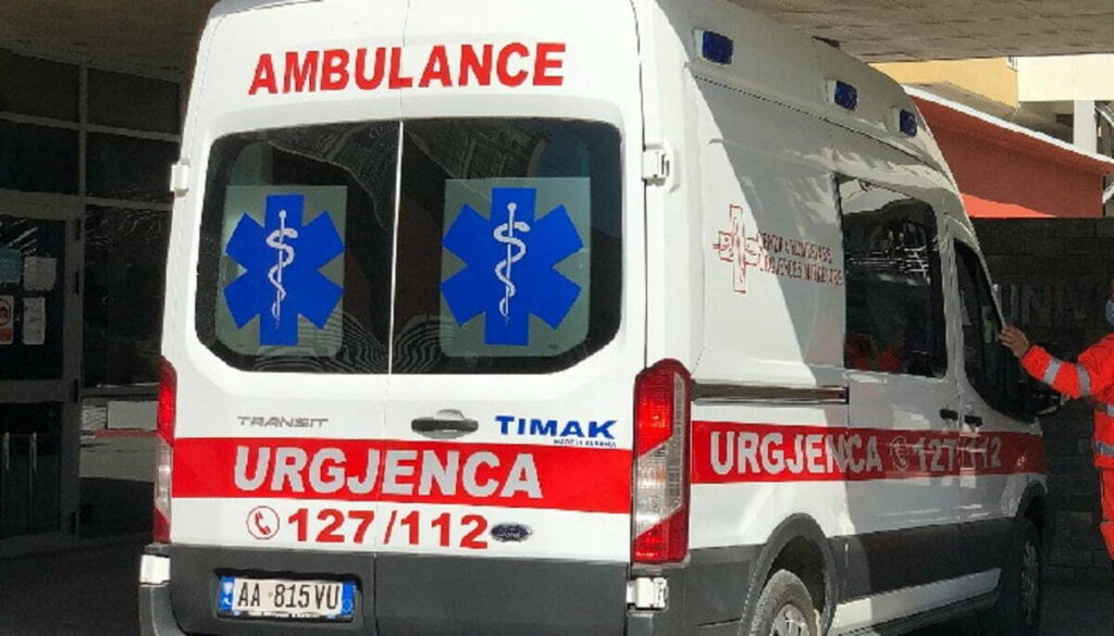 Aksident në Berat  motori përplas në vijat e bardha turistin holandez  53 vjeçari transportohet në spital