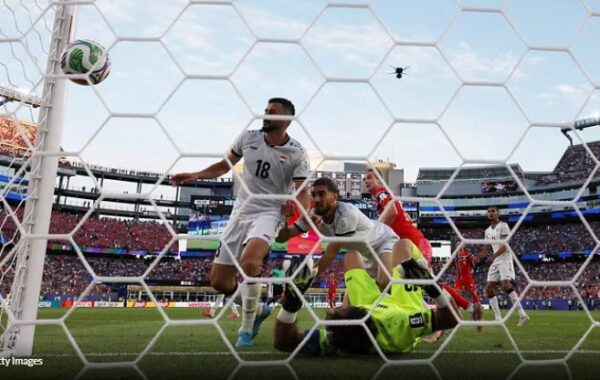 e futbollit