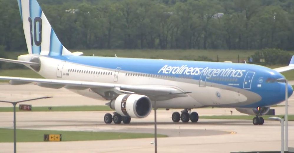 Argjentina mbërrin në SHBA  10 a ikonike e Lionel Messi t e stampuar në avion