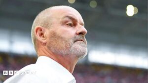 Steve Clarke jep dorëheqjen pas eliminimit të Skocisë nga Botërori