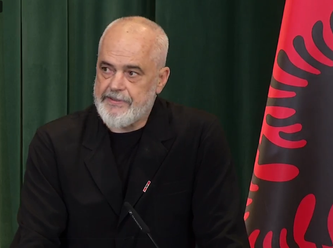 Rama reagon ndaj protestave  Projektet e Zvërnecit dhe Sazanit nuk do të ndalen kurrsesi  do të bëhen shëmbëlltyra krenarie kombëtare