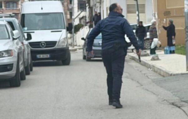 që i dha