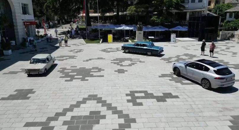 Ekspozita e makinave retro nga Italia në Gjirokastër