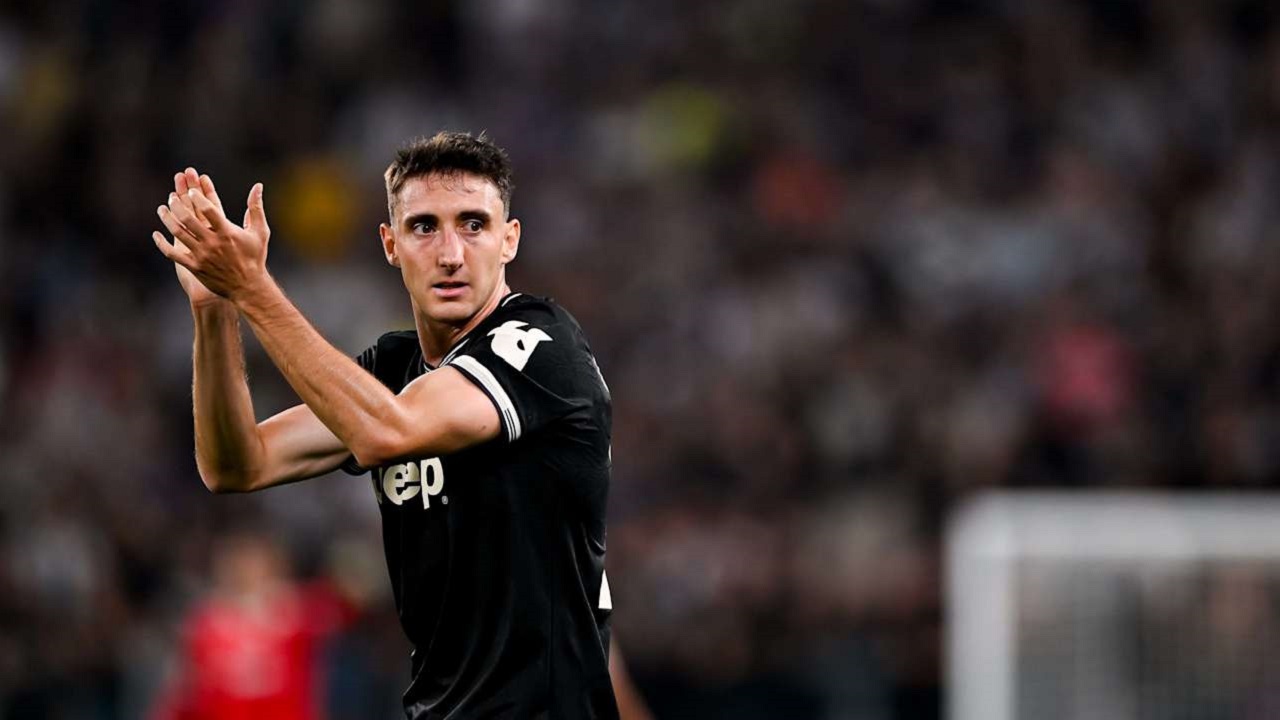 Chelsea synon mbrojtësin e Juventus për sezonin tjetër  do të jetë zëvendësuesi i Cucurella