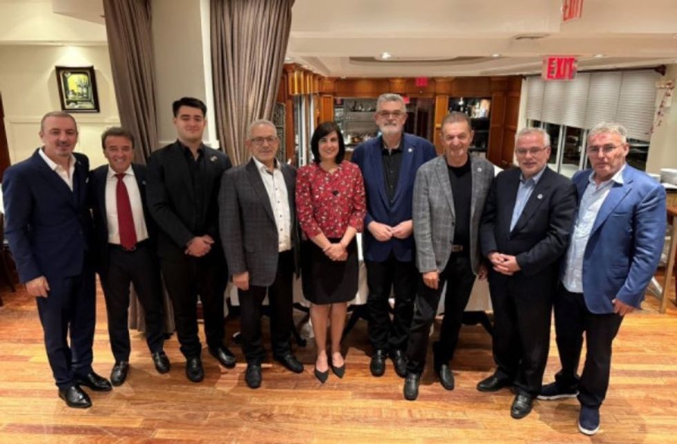 Në Uashington diskutohet njohja e Kosovës nga Greqia  AARC zhvillon takim me kongresisten Malliotakis