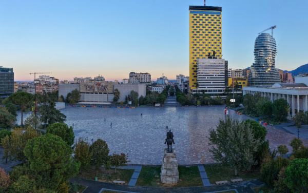 Deri në
