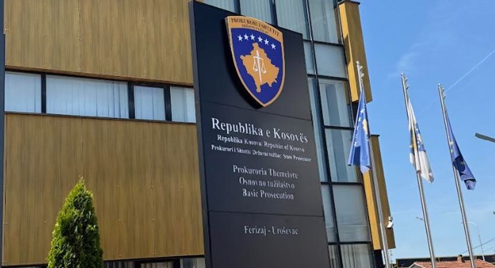 Ndalohen tre persona për keqpërdorim detyre   në mesin e tyre një noter