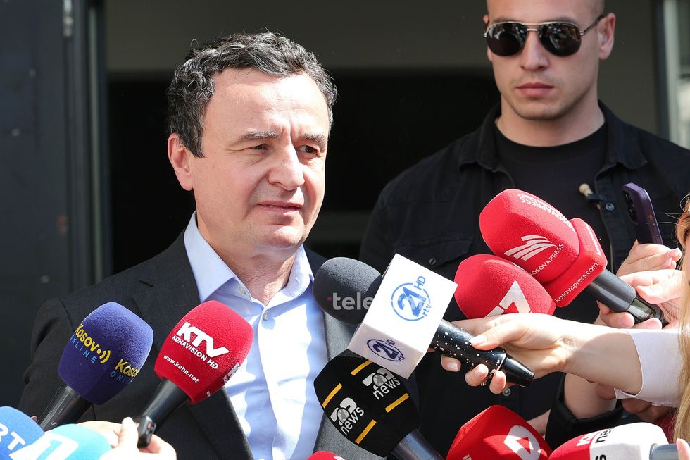 Kurti nxiton te makina  s e komenton gatishmërinë e LDK së për koalicion
