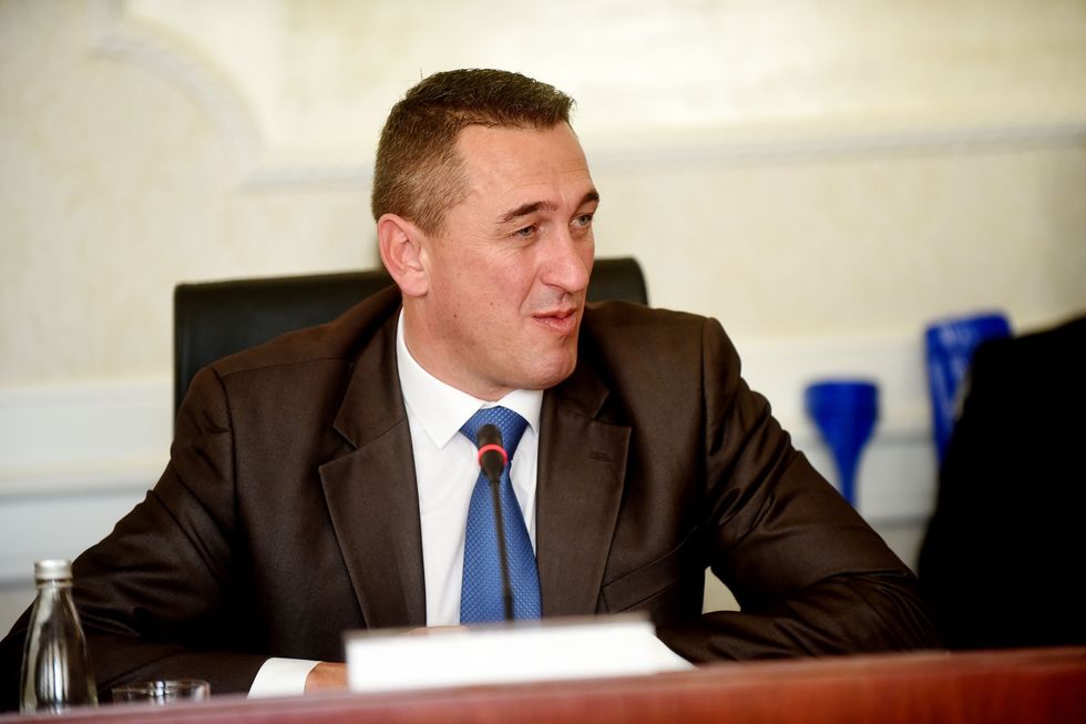 Ligji për shtetësisë  Rashiq  Frikë për përfitime nga persona me dosje kriminale dhe lidhje me krime lufte