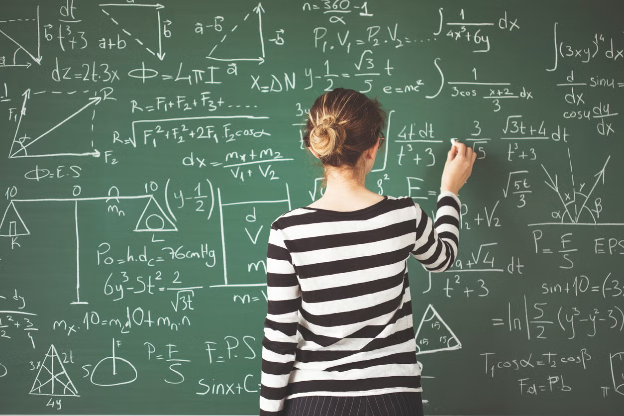 Raporti i BERZH  Vajzat shqiptare kalojnë djemtë në rezultatet e larta në matematikë