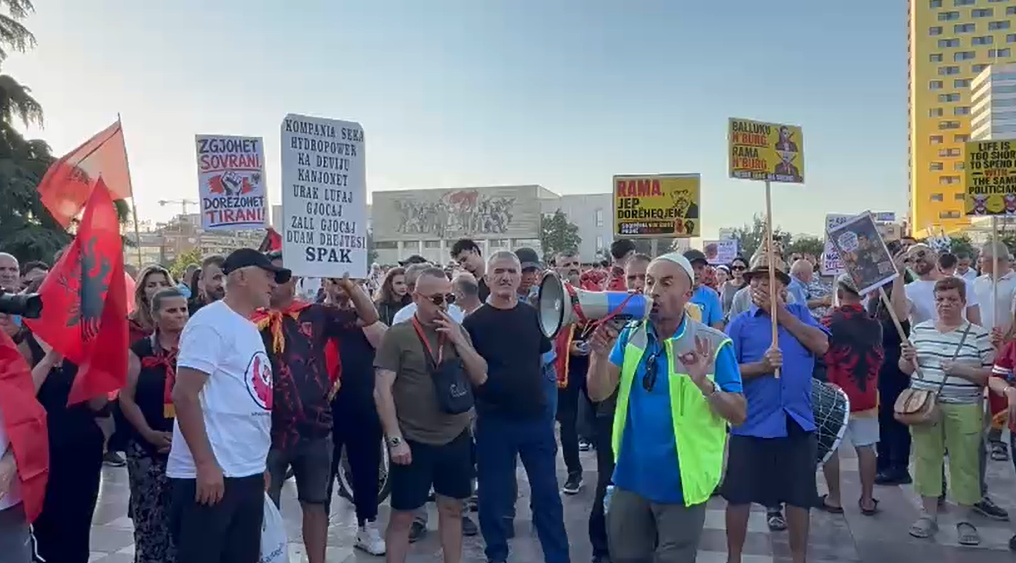 SHËNIM / Pas 23 ditësh, protesta