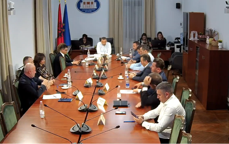 Amnistia Penale  Balliu  Të ulet mosha e pensionit për policët e burgjeve  Ministria e Drejtësisë  I japim zgjidhje përfit