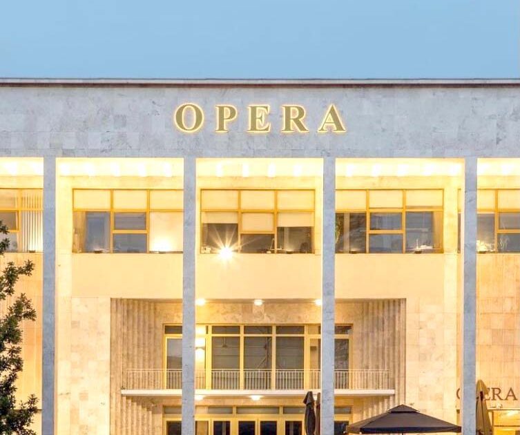kushtuar krijimtarisë së re shqiptare,