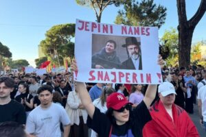 një axhendë politike e