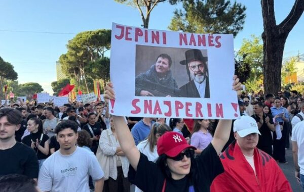 një axhendë politike e