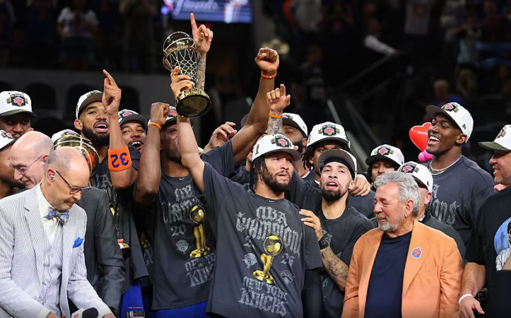 Basketboll  New York Knicks shpallen kampionë të NBA  fitojnë titullin për herë të parë që nga viti 1973