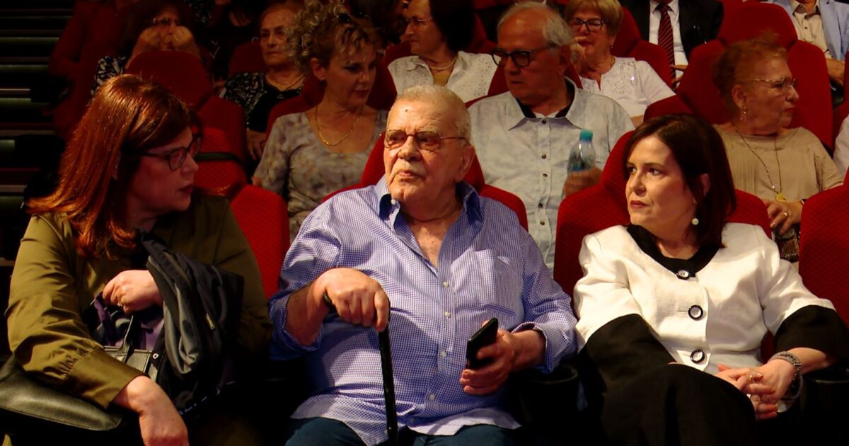 Një dokumentar për Robert Ndrenikën