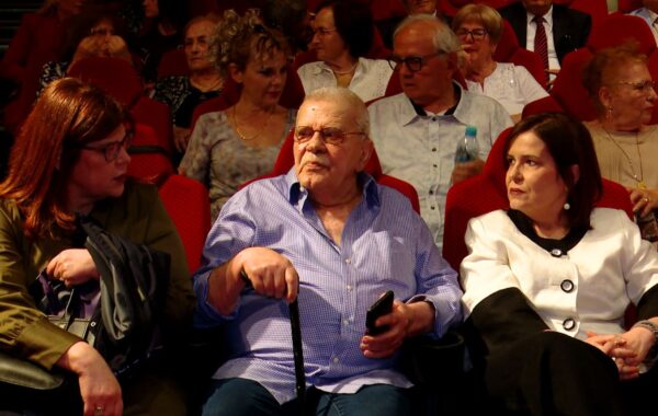 Një dokumentar për Robert Ndrenikën